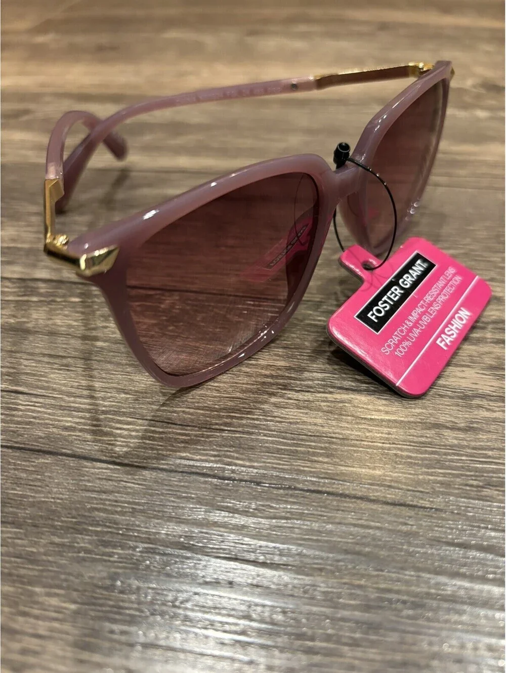 Foster Grant Sunglasses Womens NWT Minimalist Retro Trendy Sleek Luxe Timeless
